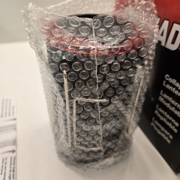 NWOT Eveready Box Of 4 LED Camping Lanterns - Picture 7 of 12